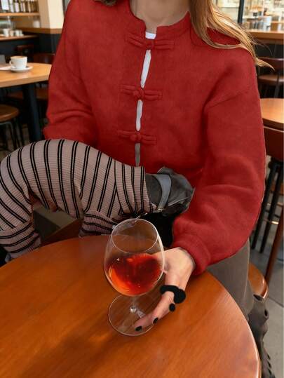 Autumn And Winter Elegant Women's Autumn And Winter Tops Autumn And Winter Women's Knitted Jackets Khaki Autumn And Winter Fashion New Women's Knitted Tops Elegant, Casual, Comfortable, And Stylish Solid Color Chinese Plate Buckle Knot Design Embellished Round Neck Tops Long Sleeve Cropped Cardigan Sweater 2025 NEW!