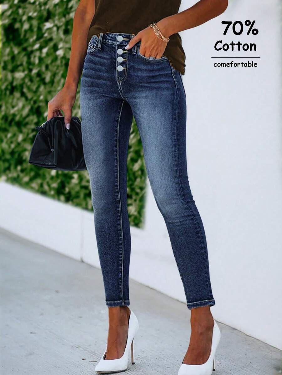 女士休闲修身低腰口袋纽扣牛仔七分裤，适合通勤和日常穿着，秋季 - 深色水洗藍 - 查看 1