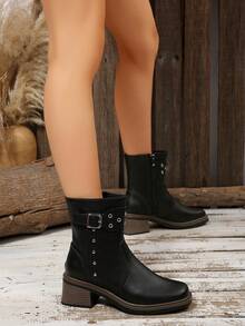 Damskie buty w stylu western, duże, z pięcioramienną klamrą w kształcie gwiazdy, na grubym obcasie, z platformą i zamkiem błyskawicznym z boku, z kwadratowymi noskami, odpowiednie na każdą porę roku - Czarne - Zobacz 5