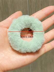 مجموعة من 2 قطعة، ألوان عشوائية، أربطة شعر مطاطية وأربطة شعر من الفرو الناعم بتصميم جديد - أربطة شعر كبيرة من الفرو الناعم، أربطة مطاطية للذيل، إكسسوارات شعر من الفرو الناعم المريحة، أربطة مطاطية للشعر