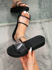 Kate Miuch 女士新款休闲简约透明坡跟凉鞋，自信性感，尽显高端质感，适合搭配连衣裙、购物、约会、海滩、婚礼等场合。轻盈舒适的黑色女士拖鞋，法式甜美浪漫，是夏季的完美之选。 - 黑色 - 查看 6