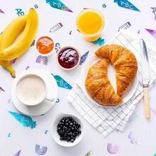 1 rouleau Chemin de table en bonbon de carotte coloré, chemin de table de fête brillant avec impression de lettres colorées, convient pour l'anniversaire, la fête à thème, Pâques, la remise des diplômes, la rentrée scolaire. Décoration de table élégante et mignonne en iridescent, emballage cadeau en tulle
