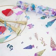 1 rouleau Chemin de table en bonbon de carotte coloré, chemin de table de fête brillant avec impression de lettres colorées, convient pour l'anniversaire, la fête à thème, Pâques, la remise des diplômes, la rentrée scolaire. Décoration de table élégante et mignonne en iridescent, emballage cadeau en tulle