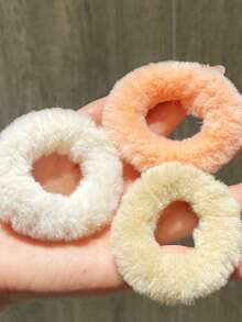 مجموعة من 2 قطعة، ألوان عشوائية، أربطة شعر مطاطية وأربطة شعر من الفرو الناعم بتصميم جديد - أربطة شعر كبيرة من الفرو الناعم، أربطة مطاطية للذيل، إكسسوارات شعر من الفرو الناعم المريحة، أربطة مطاطية للشعر