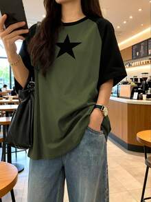 大码女装夏季度假时尚休闲宽松舒适Y2K街头风星形印花撞色插肩短袖圆领针织T恤，毕业季 - 軍綠色 - 查看 4