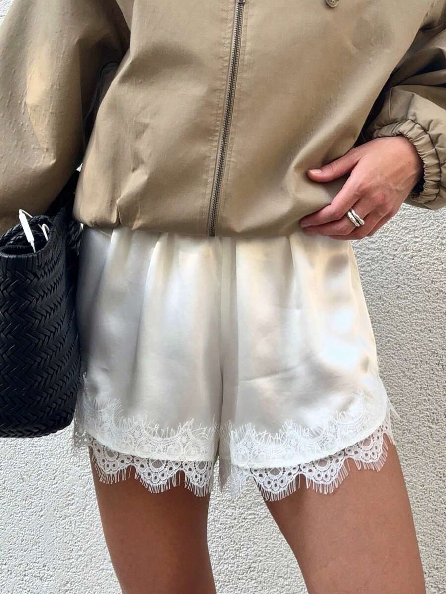 Women Floral Lace Trim Satin Shorts Silky Slip Culotte Pettipants French Knickers Y2k Lounge Short Bloomer Bottoms - 白色 - 查看 1