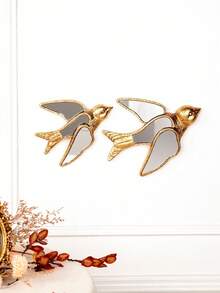1 pieza Estatua de golondrina dorada para decoración del hogar, material de resina con diseño de superficie espejada, ideal para coleccionistas de aves, decoración colgante creativa para el hogar, fiestas y museos de insectos - Dorado - Ver 4