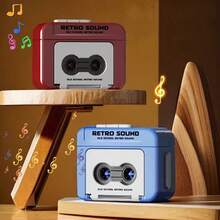 这款全新迷你复古磁带录音机钥匙扣音乐播放器可以播放音乐和录制音频，它既有趣又新奇，小巧便携，是圣诞节、万圣节和生日的完美礼物选择。 - 紅色 - 查看 2