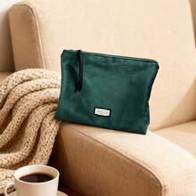 Gucci Emerald Velvet Cosmetic Bag, Distinctive Design, Lightweight Luxurious Clutch