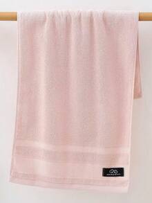 1条31.5英寸 x 62.9英寸加厚豪华浴巾，超级柔软吸水，适用于浴室、健身房、酒店、海滩——是送给每个人的完美礼物，也是居家和旅行的必备品。