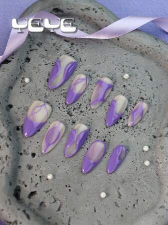 10 piezas de uñas postizas de punta francesa en color púrpura con decoración en 3D, en forma de almendra, con elementos decorativos como llamas y minimalistas, perfectas para el uso diario de mujeres y niñas, y también geniales para fiestas, ceremonias y otras ocasiones. El juego de herramientas incluido hace un gran regalo para mujeres y niñas.