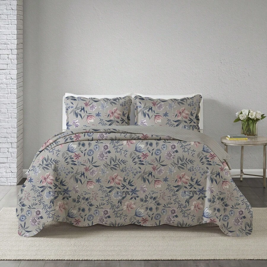 Double-Sided 3-Piece Printed Bedspread Set. - Print 18 - View 1