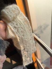 100 جرام (3.53 أونصة) | 55% شعر الجمل ، 25% بوليستر ، 20% أكريليك | خيط كروشيه ناعم ، مناسب للسترات والشالات والأوشحة والقبعات | 800 متر / 3150 بوصة - لون شمبانيي - مشاهدة 2