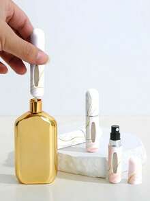 1pc Portable Mini Perfume Atomizer Spray Bottle Set – Refillable Travel Size Fragrance Dispenser For On-The-Go Touch-Ups – Ideal For Carrying Your Favorite Scents In Purses, Pockets, Gym Bags, And During Travel Or Shopping Trips – Leakproof, Easy To Fill, And Perfect For Parties & Everyday Use - 彩色 - 查看 2