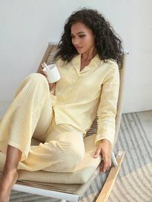 Nina Bonheur Bộ đồ ngủ dài tay cài nút kẻ sọc 2 món cho nữ + Quần dây rút - Màu vàng - Xem 5