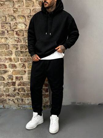 男士纯色极简主义连帽衫和裤子休闲套装