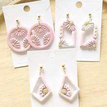 1 Stück/2 Stücke Blumen Geometrisch Ton Ausstecher in Box - mit Gänseblümchen-förmigem Hohlmuster, ideal für Polymer Ton Ohrringe und Halsketten, Material für handgefertigte Basteleien und Schmuckherstellung - Pink - Übersicht 5
