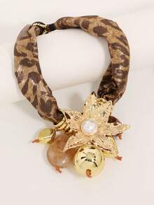 Exaggerated Metal Flower Pendant Leopard Print Silk Scarf Necklace, Niche Design Retro Light Luxury Choker