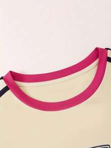 Áo thun nữ kiểu dáng thường ngày phối màu tương phản, sọc bên hông, phong cách sinh viên, thích hợp mặc hàng ngày, áo thun cổ tròn ôm sát, họa tiết chữ tối giản, phối nhiều mảnh vải, phù hợp cho mùa hè. - Màu be - Xem 3