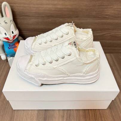 新款 MMY 经典防滑耐穿轻便低帮帆布鞋，黑白配色，适合学生、送礼、度假、校园穿着，男女通用