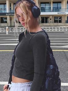 Top Esportivo Cropped de Manga Longa Feminino, Design de Decote Barco Revelando a Barriga Elegante e Versátil como Camada de Base, Adequado para Tênis, Pickleball, Treinamento de Fitness, Uso em Todas as Estações