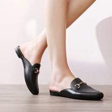 2025秋冬新款方跟露趾无后跟一脚蹬鞋，小金属扣，英伦风百搭轻便柔软女士平底穆勒鞋，室内外休闲舒适乐福鞋，适合通勤、购物、派对、婚礼和正式场合（尺码偏小） - 黑色 - 查看 2