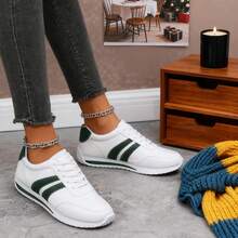 2026 Fall/Winter New Women's Skate Shoes: Stylish Two-Tone Stripes, Understated Wedge Heel, And Breathable Design. These Are The Ideal Casual Sneakers For Creating A Preppy Back-To-School Look, And A Must-Have Item For Fall Women's Fashion. They're Perfect For Valentine's Day When Paired With A Dress. Available In A Variety Of Styles And Colors. They Also Make A Great Valentine's Day Gift.