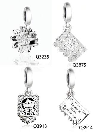 Un colgante de plata de ley 925 con cabeza de dragón de bestia divina y patrones calados, con un diseño cuadrado para una silueta femenina calada, colgante con cuentas, joyería de plata, uso diario, joyería para hombres, regalo de cumpleaños