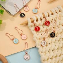 3/1 套 10 个数字针迹标记，数字 0~9 针迹标记，合金珐琅钩针迹标记饰物，带铁葫芦针的锁针标记，用于针织、编织、缝纫配件绗缝 - 彩色 - 查看 12