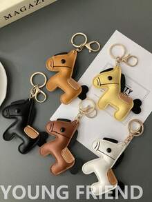 1个可爱迷你小马钥匙扣，DIY配饰吊坠，适合派对、卡通装饰，皮革/PU材质，休闲百搭，优雅派对及街头时尚，合金材质，四季皆宜，可挂在包包/手机/车上，是送给她的贴心礼物，适合2025年各种节日、婚礼、复活节、圣诞节等场合，可作为包包挂饰、汽车装饰、送给老师、朋友、姐妹的礼物。