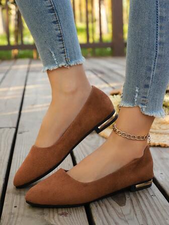 平底套脚尖头软底乐福鞋，低跟防滑休闲鞋，轻便纯棕色透气平底鞋