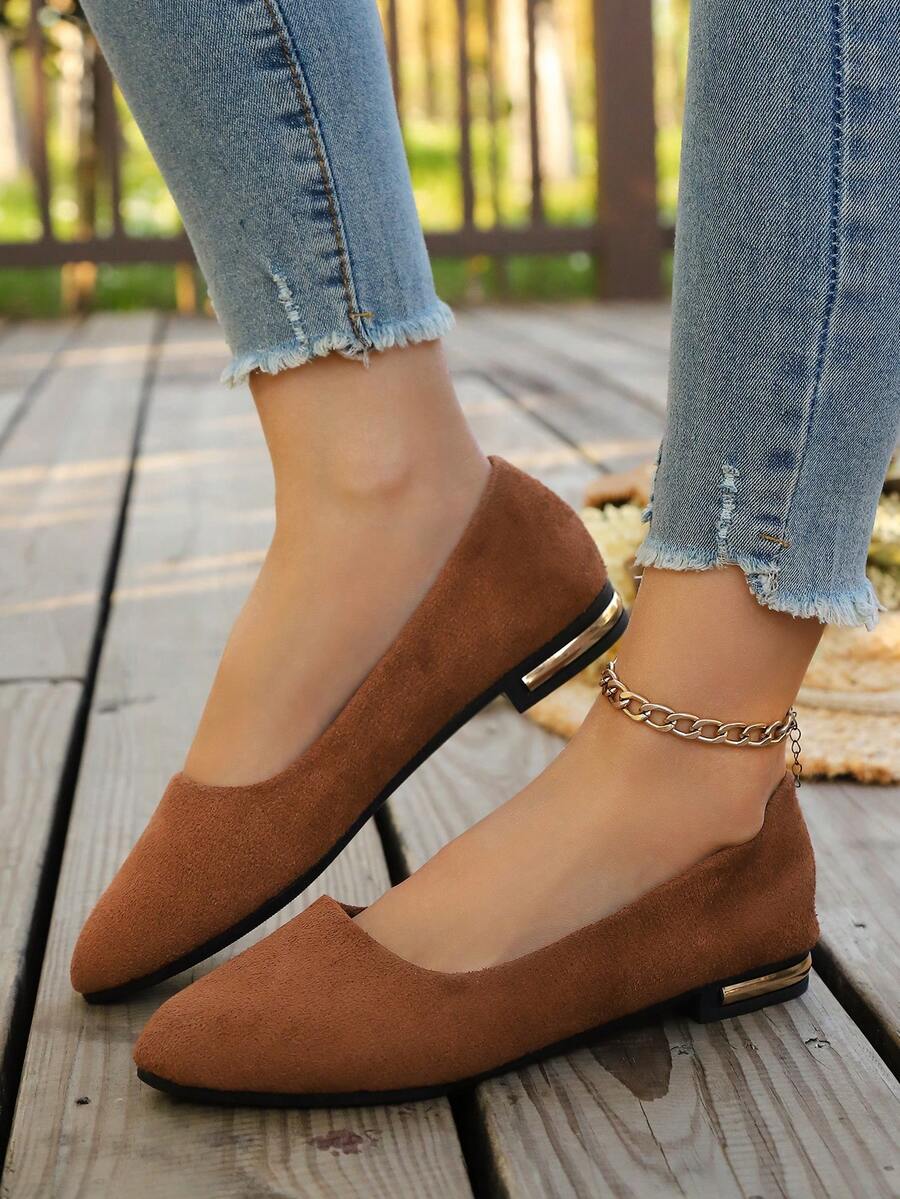 平底套脚尖头软底乐福鞋，低跟防滑休闲鞋，轻便纯棕色透气平底鞋