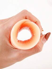 一对硅胶全包臀垫可以让你看起来越来越苗条，凸显腰臀比。这款硅胶假臀垫可以随意塑形，提升臀部曲线。它是角色扮演、服装秀、万圣节和圣诞节等各种场合的完美道具。 - 杏色 - 查看 4