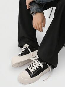 新款黑色系带平底女鞋，适合派对、日常穿着、休闲时尚、运动鞋、户外舒适中性情侣鞋