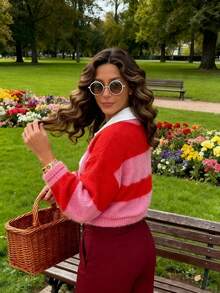 Nouveau pull en tricot à col rond, épissage rouge et rose, boutons contrastés pour femmes en automne et hiver. Top à manches longues, style romantique français doux et élégant, style slouchy convenant pour la sortie quotidienne, les rendez-vous, les déplacements. Cardigan femme, vêtement d'automne, Halloween chic