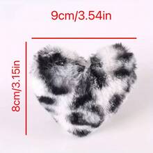 1个豹纹心形毛绒装饰品 - 柔软蓬松的钥匙扣挂件，可用于包包、发饰、手机壳等 - 耐用面料，豹纹图案，可爱钥匙扣配件，包包装饰，俏皮设计，豹纹心形钥匙扣吊坠，适合情侣和家庭，情人节礼物吊坠 - 彩色 - 查看 3