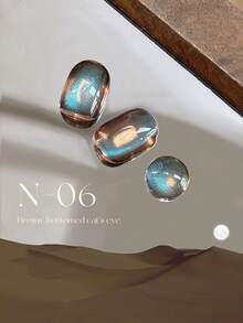 12毫升容量，2025秋冬新款女士圣诞礼盒套装，包含7种颜色：月光极光紫、金、黄、紫棕色底色，搭配彩色玻璃珠、水晶石和猫眼造型凝胶指甲油。适合所有季节美甲，需搭配底油和亮油使用，并需使用UV灯固化。植物基凝胶指甲油套装，适合初学者，可用于居家、办公、通勤、约会等各种场合。畅销沙龙级品质，持久28天。 - 彩色 - 查看 19