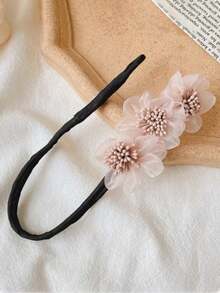 1个欧根纱花朵发髻造型器，花朵发髻造型器，花朵发髻发型造型器，蓬松发型造型工具，发饰，蓬松发圈造型器