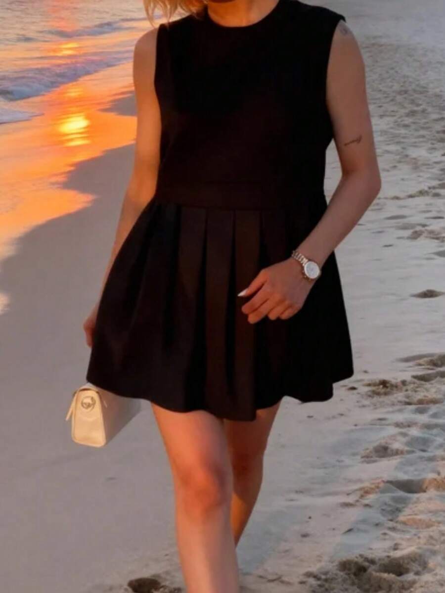 女士简约纯色休闲连衣裙，无袖圆领波西米亚风格连衣裙，适合老钱风格，圣帕特里克节服装，复活节连衣裙 - 黑色 - 查看 1