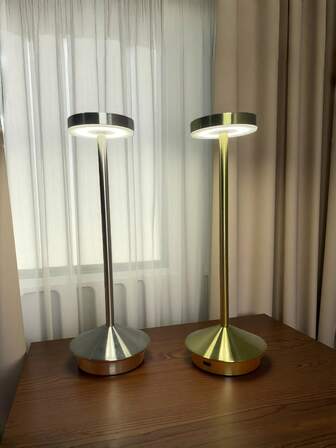 1 pieza Lámpara de decoración de escritorio de estilo europeo moderno mejorada, luz nocturna recargable por USB para gabinete de mesita de noche, lámpara de mesa lateral de sofá, material de metal, control táctil de 3 colores regulables, interruptor de encendido independiente en la parte inferior, disponible en dorado champán/plateado, adecuado para escritorio de oficina, mesa de comedor, barra, camping al aire libre, cocina, sala de estar, dormitorio, también puede ser una lámpara de regalo para días festivos