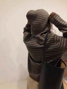 条纹罗纹抽绳撞色滚边休闲针织连帽卫衣，棕蓝色条纹针织套头衫，宽松秋冬叠穿针织上衣，条纹抽绳连帽卫衣，宽松长袖秋冬女装