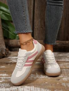 1 Pair Women's Casual Geometric Pattern Flat Round Toe Lace-Up Sneakers, Fashionable & Versatile - Pink - View 2