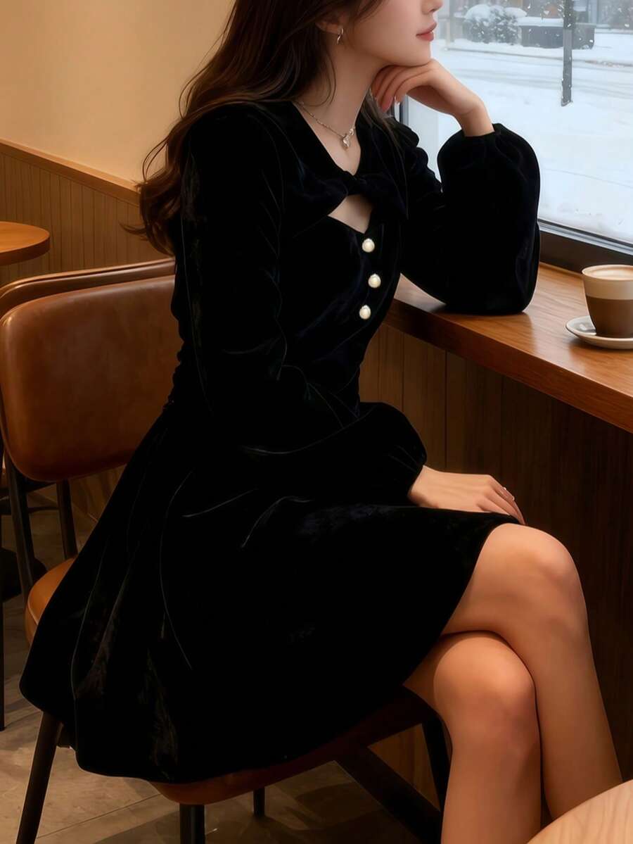 فستان سهرة من قطعتين مكون من فستان أسود مخملي ذو حمالات رفيعة مع شال قصير طويل الأكمام، مناسب لفصلي الخريف والشتاء، مناسب لارتداء في رأس السنة، الاستضافة، والعروض المسرحية - متعدد الألوان - مشاهدة 1