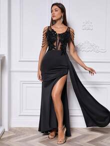 Robe de soirée ajustée de couleur unie élégante avec insert en maille, application florale 3D, strass et décoration à gland, convient pour la plage, le mariage, le gala, le cocktail