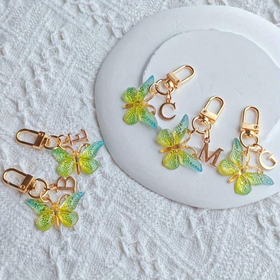 1个可爱闪亮蝴蝶及A-Z字母钥匙扣，树脂绿色时尚蝴蝶字母钥匙圈，女士日常佩戴礼物蝴蝶吊坠钥匙扣