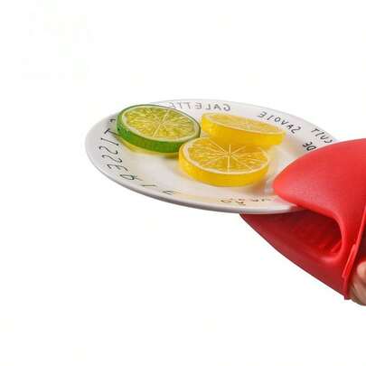 2025 Upgraded Version, 1 Pair (Approx. Size 11.2cm X 8.5cm) Thick Insulated Shark Oven Mitts, Cute Bionic Design, Black/Gray Options, Shark Mouth Shaped Grip With Streamlined Handle, Combines Aesthetics And Practicality, 5mm Thick Silicone Insulation Layer, Non-Slip Teeth Grip Design, Ergonomic Curved Handle, Rust-Resistant Coated Frame, Hanging Hole For Easy Storage, Heat Resistant Up To 230°C, Insulated And Secure Grip.