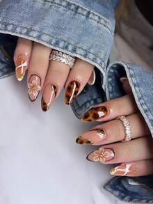 Hộp quà tặng 24 món đồ trang trí móng tay bằng acrylic hình quả hạnh nhân, họa tiết da báo Caramel mùa thu/đông, họa tiết đường kẻ vàng không đều, hoa ba chiều 3D, sọc trắng không đều, họa tiết bi thép vàng, phong cách retro ngọt ngào và cá tính, có thể tháo rời và tái sử dụng, thích hợp cho các buổi hẹn hò hàng ngày, tiệc tùng, đi chơi và các dịp khác của các cô gái. Bao gồm 1 miếng gel thạch và 1 dũa móng tay - Nhiều màu - Xem 2