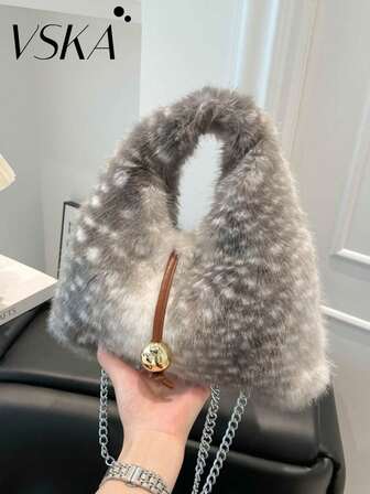 Crochet Tote Bag Quartet Of "Faux Fur Snowflake" | A Gradient Interpretation Of The Aesthetics Of Winter Healing --- Golden Tassels Chain Shoulder Strap A Complete Set Of Equipment To Unlock The Versatile Fit For The Girl's Commuting The Double Chain Shoulder Strap Is Connected By Metal Rings,