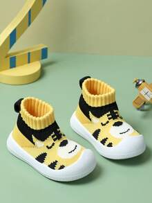 أحذية جوارب للمشي الأولى للرضع والأطفال الصغار، بتصميم كرتوني لطيف على شكل نمر، مصنوعة من الأكريليك المضاد للانزلاق وذات نعل ناعم، سهلة الارتداء، مناسبة للأولاد والبنات للاستخدام الداخلي والخارجي في الربيع والخريف - أصفر - مشاهدة 7