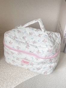 1个花卉蝴蝶结绗缝化妆包，大容量便携式拉链化妆包，适合旅行和度假，可收纳卫生巾、钥匙、手机、充电器、口红、化妆品、香水、化妆刷、护肤品和美容产品，是女性、女孩、学生的理想之选，可用作度假、送给朋友或生日的礼物。 - 粉色 - 查看 8